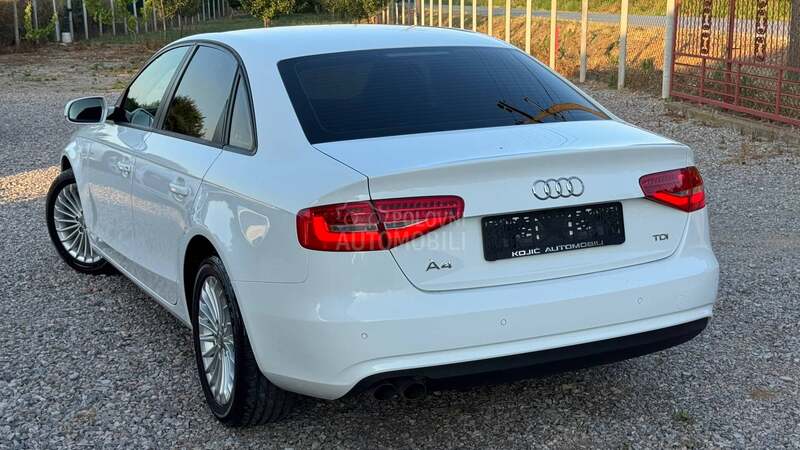 Audi A4 2.0 TDI AUTOM/LED