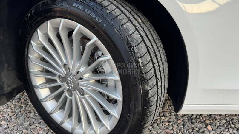 Audi A4 2.0 TDI AUTOM/LED