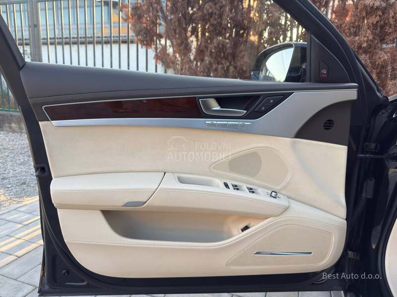 Audi A8 4.2 V8 FSI QUATTRO