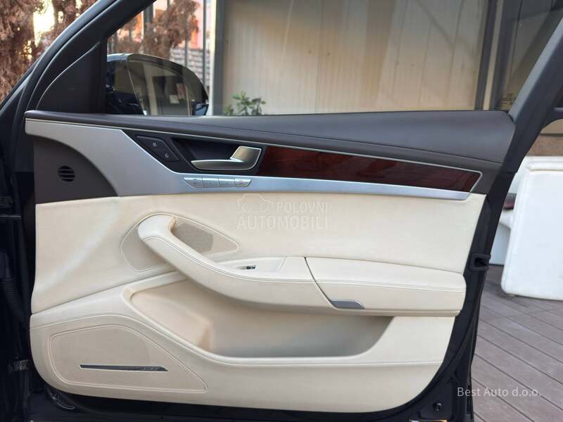 Audi A8 4.2 V8 FSI QUATTRO