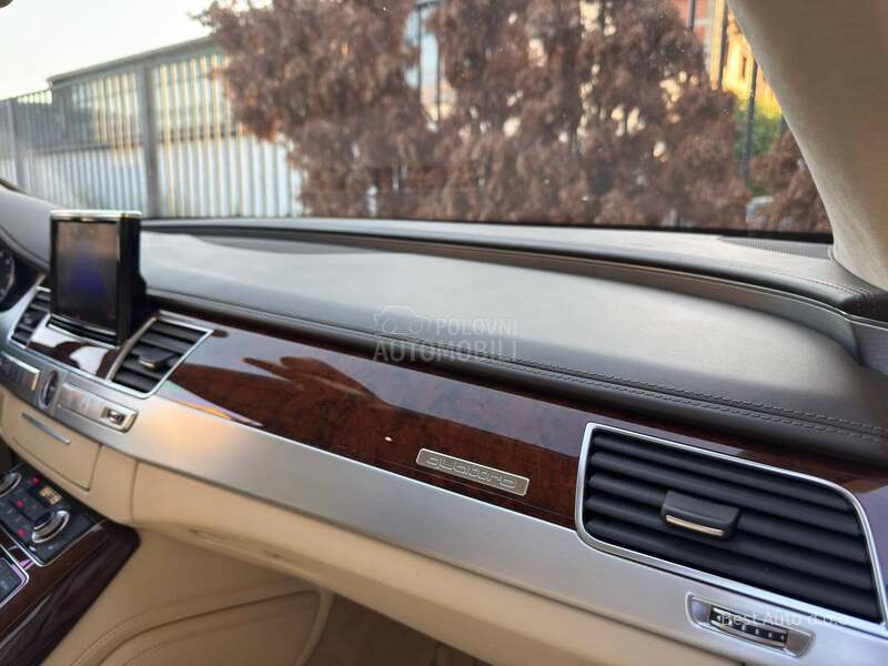 Audi A8 4.2 V8 FSI QUATTRO