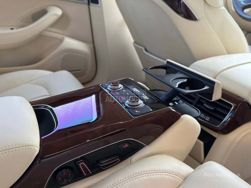 Audi A8 4.2 V8 FSI QUATTRO