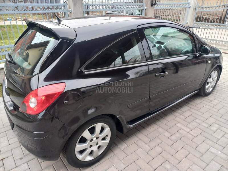 Opel Corsa D 1.4 COSMO CH NOVA