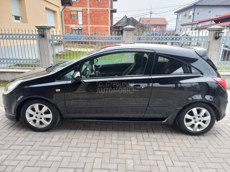 Opel Corsa D 1.4 COSMO CH NOVA