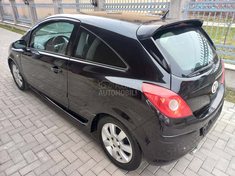Opel Corsa D 1.4 COSMO CH NOVA