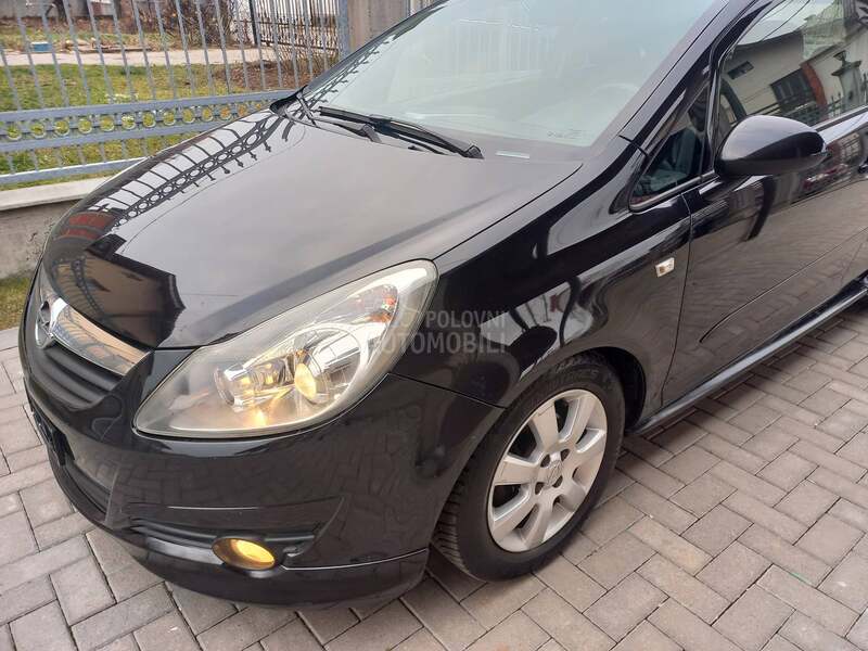 Opel Corsa D 1.4 COSMO CH NOVA