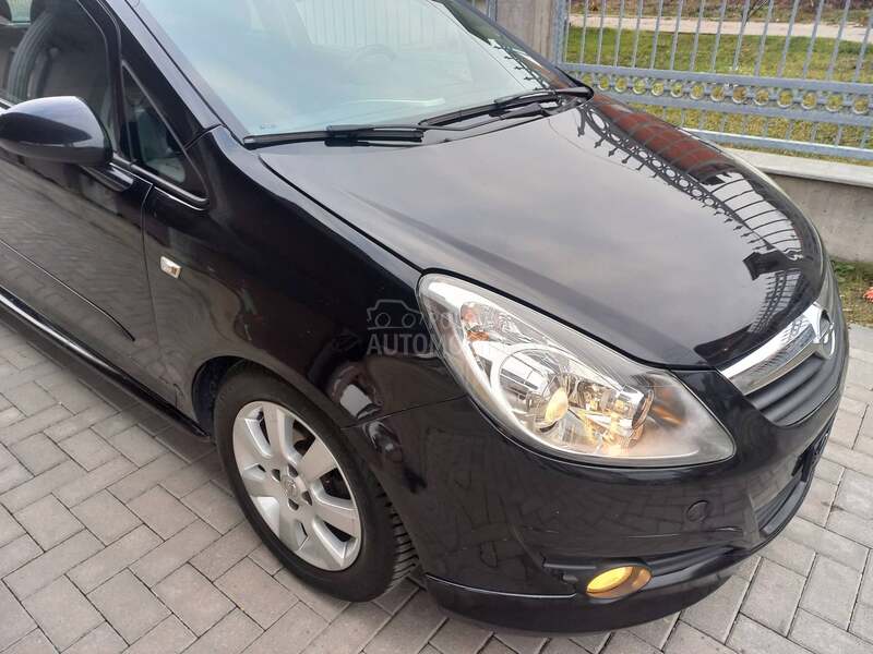 Opel Corsa D 1.4 COSMO CH NOVA