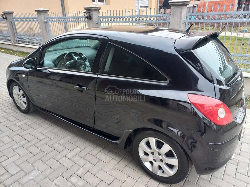 Opel Corsa D 1.4 COSMO CH NOVA