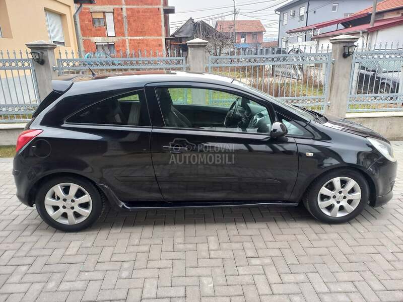 Opel Corsa D 1.4 COSMO CH NOVA