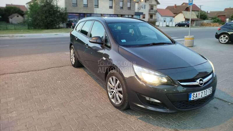 Opel Astra J 