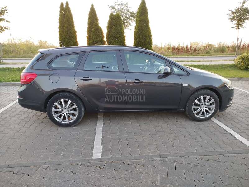 Opel Astra J 