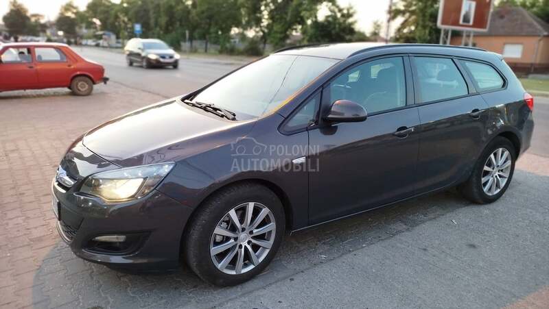 Opel Astra J 