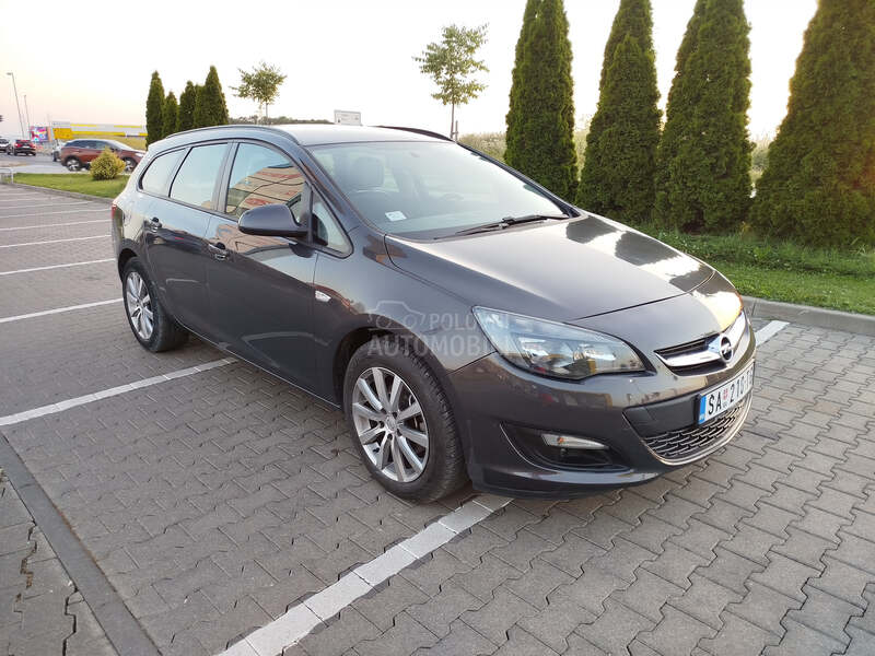 Opel Astra J 