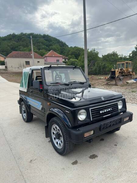 Suzuki SJ Samurai 