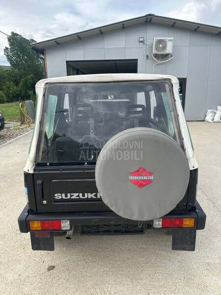Suzuki SJ Samurai 