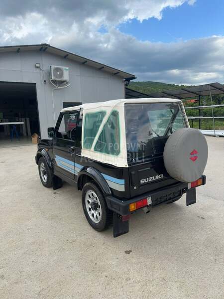 Suzuki SJ Samurai 