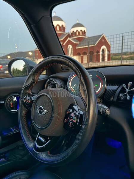 MINI Cooper S virtuelna tabla