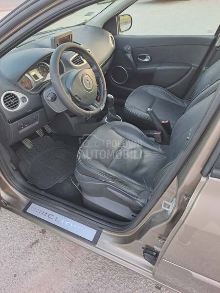Renault Clio REDAK, ful oprema