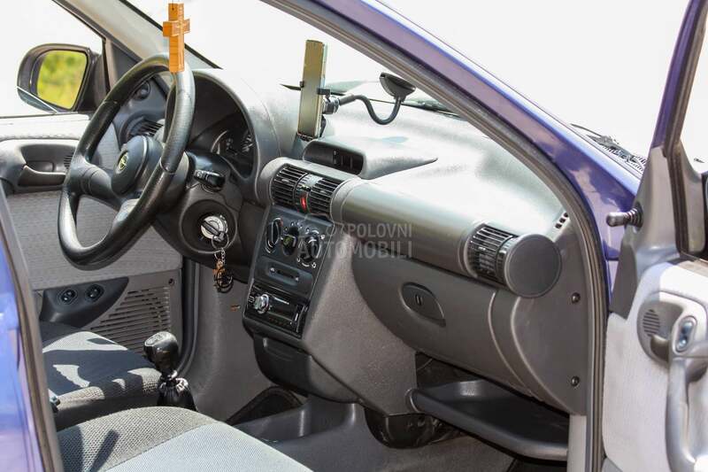 Opel Corsa B 