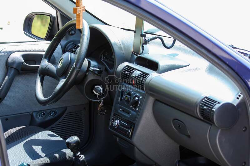 Opel Corsa B 