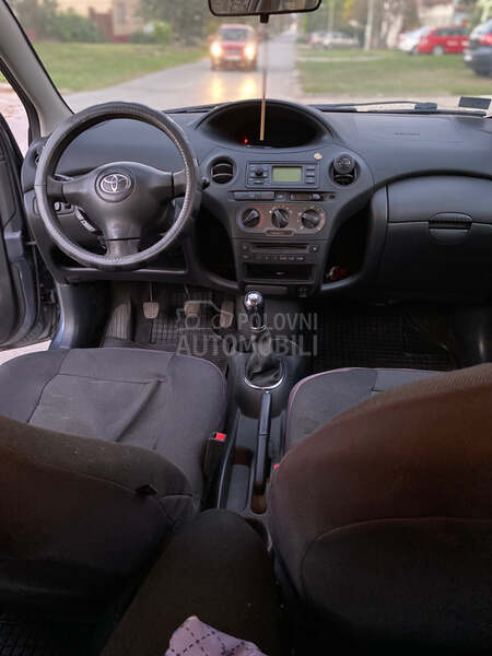 Toyota Yaris 1.0 vvti