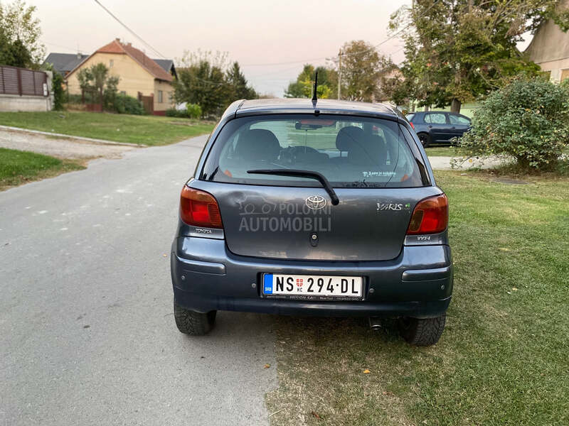 Toyota Yaris 1.0 vvti