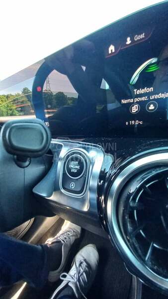 Mercedes Benz GLB 200 