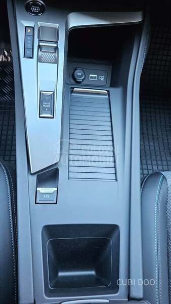 Peugeot 408 1.6e ALLURE 215 AT8