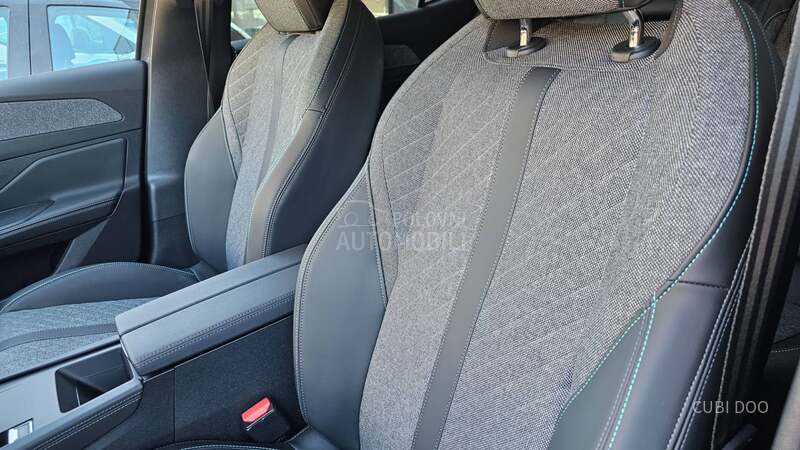 Peugeot 408 1.6e ALLURE 215 AT8