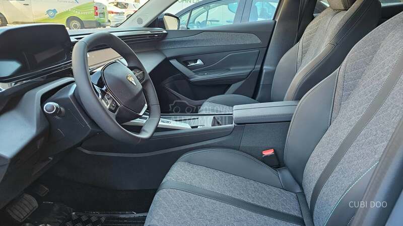 Peugeot 408 1.6e ALLURE 215 AT8