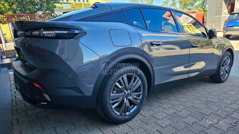 Peugeot 408 1.6e ALLURE 215 AT8