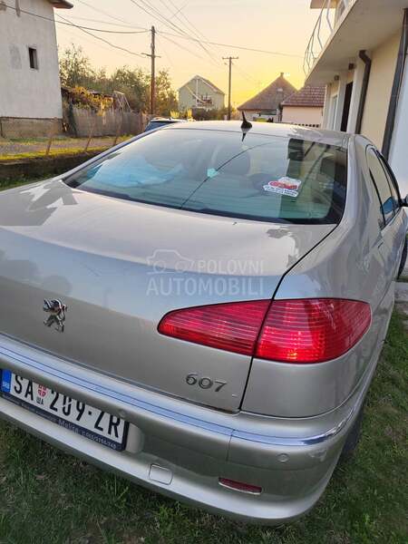 Peugeot 607 