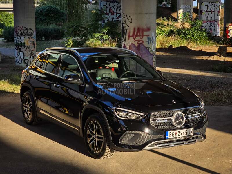 Mercedes Benz GLA 200 