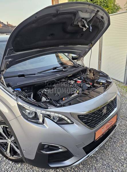 Peugeot 5008 Crossway