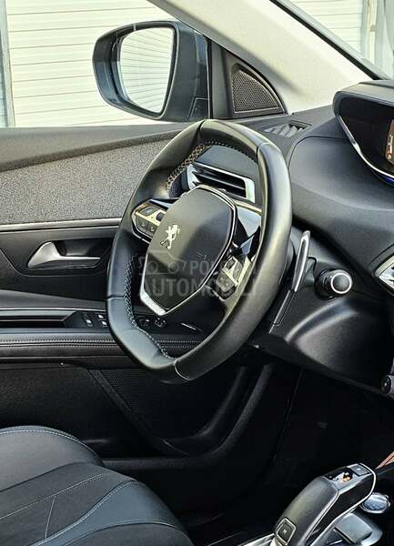 Peugeot 5008 Crossway