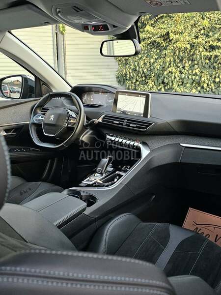 Peugeot 5008 Crossway
