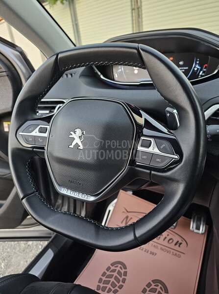 Peugeot 5008 Crossway