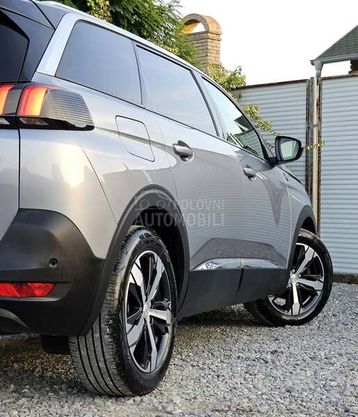 Peugeot 5008 Crossway