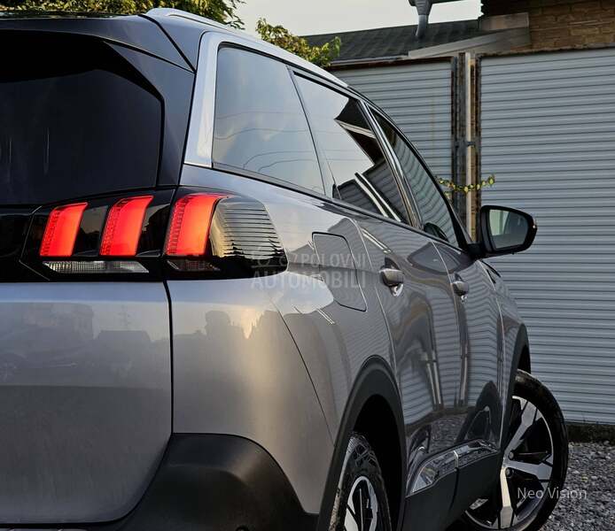 Peugeot 5008 Crossway