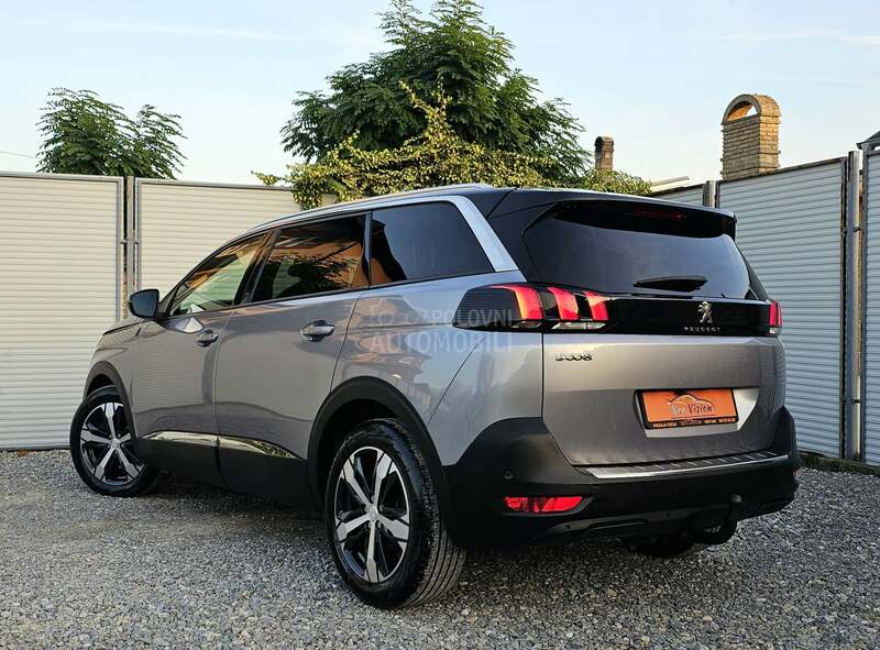 Peugeot 5008 Crossway