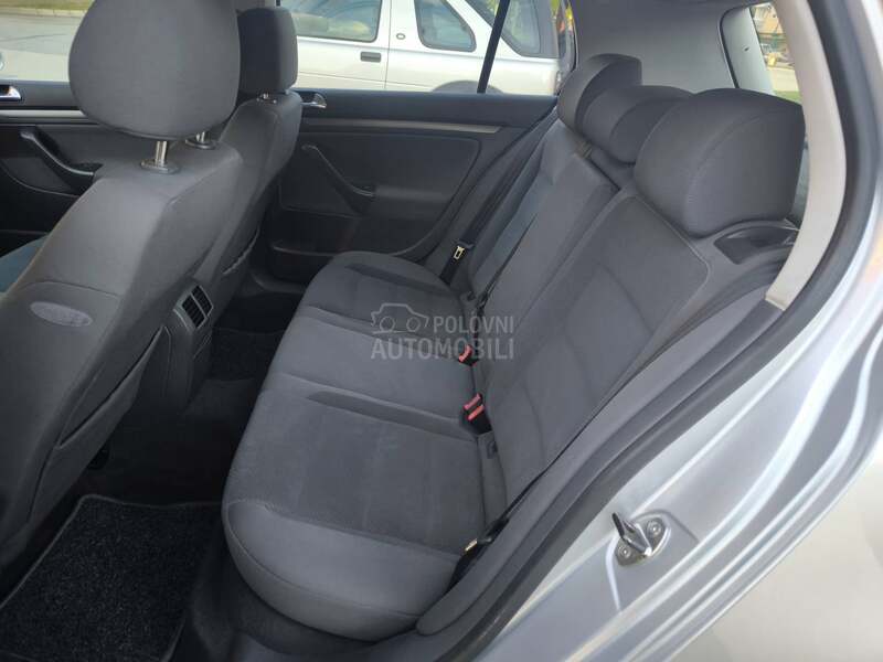 Volkswagen Golf 5 1.6 f.s.i 116.k.s