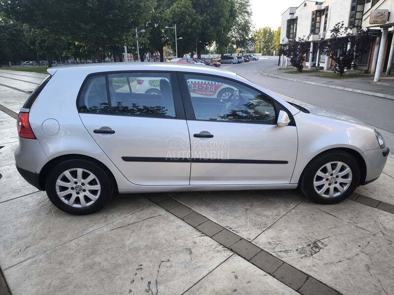 Volkswagen Golf 5 1.6 f.s.i 116.k.s