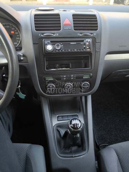 Volkswagen Golf 5 1.6 f.s.i 116.k.s
