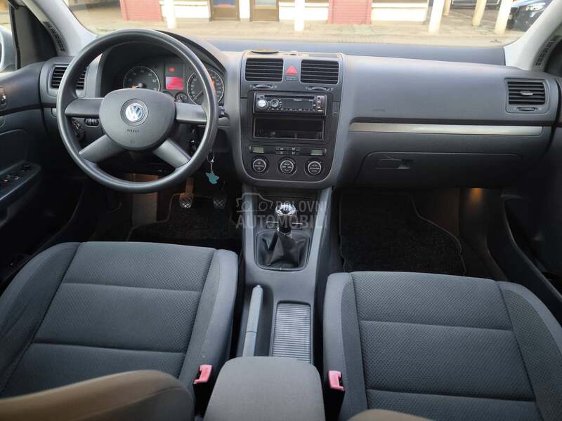 Volkswagen Golf 5 1.6 f.s.i 116.k.s