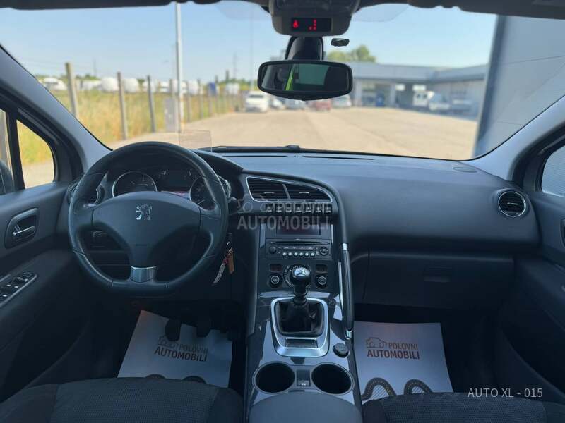 Peugeot 3008 1.6 HDI // ALLURE
