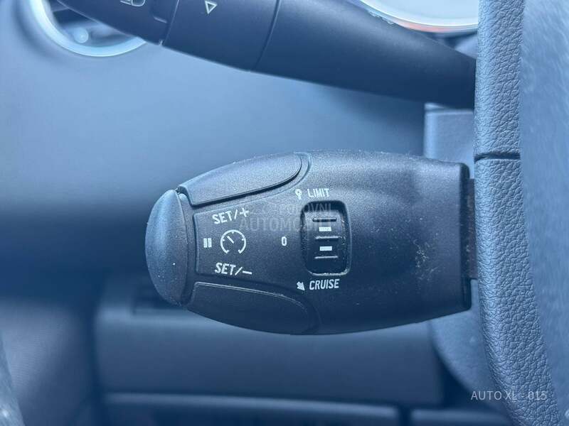 Peugeot 3008 1.6 HDI // ALLURE