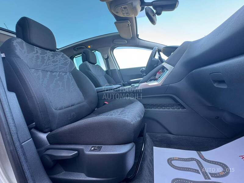 Peugeot 3008 1.6 HDI // ALLURE