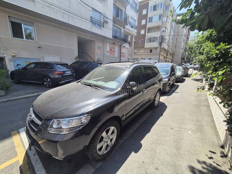 Hyundai Santa Fe Rezervisan
