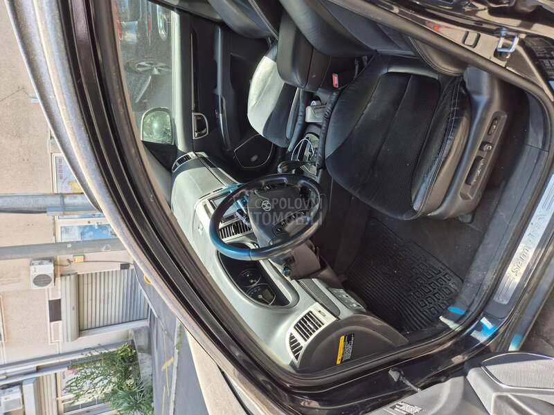 Hyundai Santa Fe Rezervisan