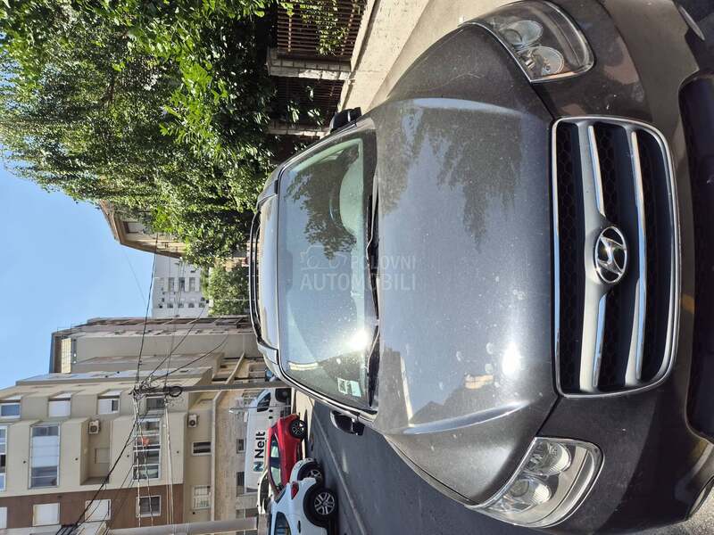 Hyundai Santa Fe Rezervisan